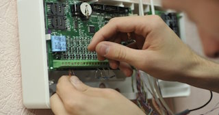 Монтаж аварийных сигнализаций от 3100 руб. в Димитровграде